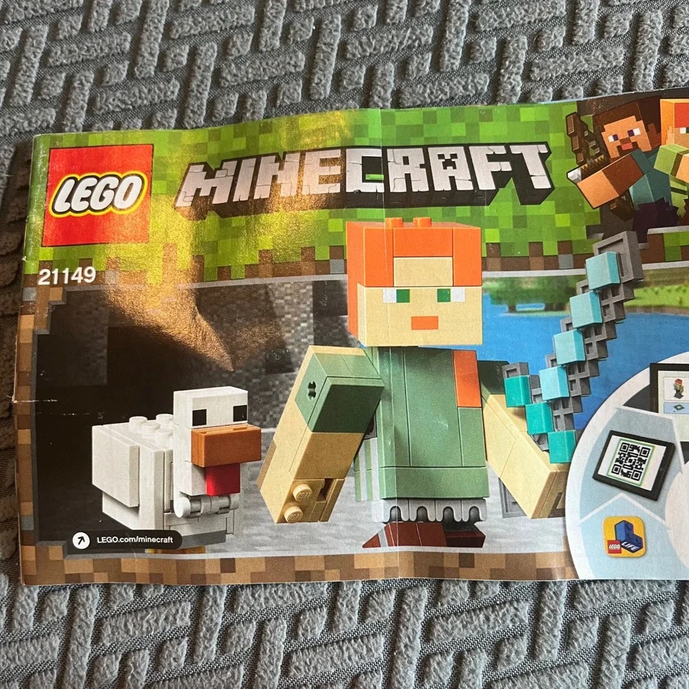 LEGO Minecraft: Minecraft Alex BigFig with Chicken (21149) Complete